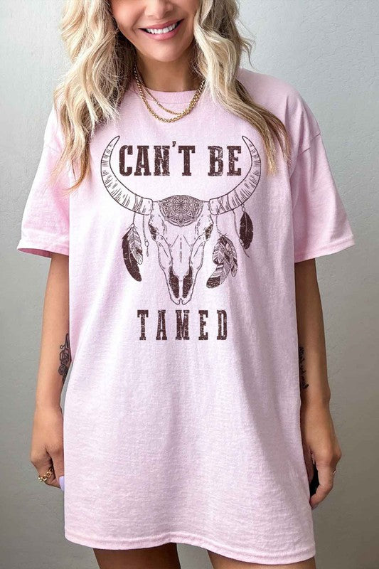 CANT BE TAMED CATTLE OVERSIZED GRAPHIC TEE